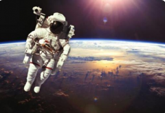 假如宇航员在太空中飘着,死了以后尸体会腐烂吗？